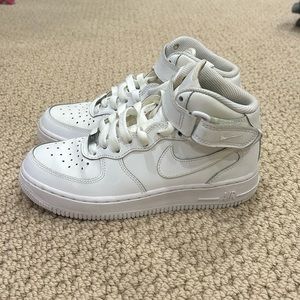 Women’s Nike Air Force One Mid’s Triple White Size 4 Y